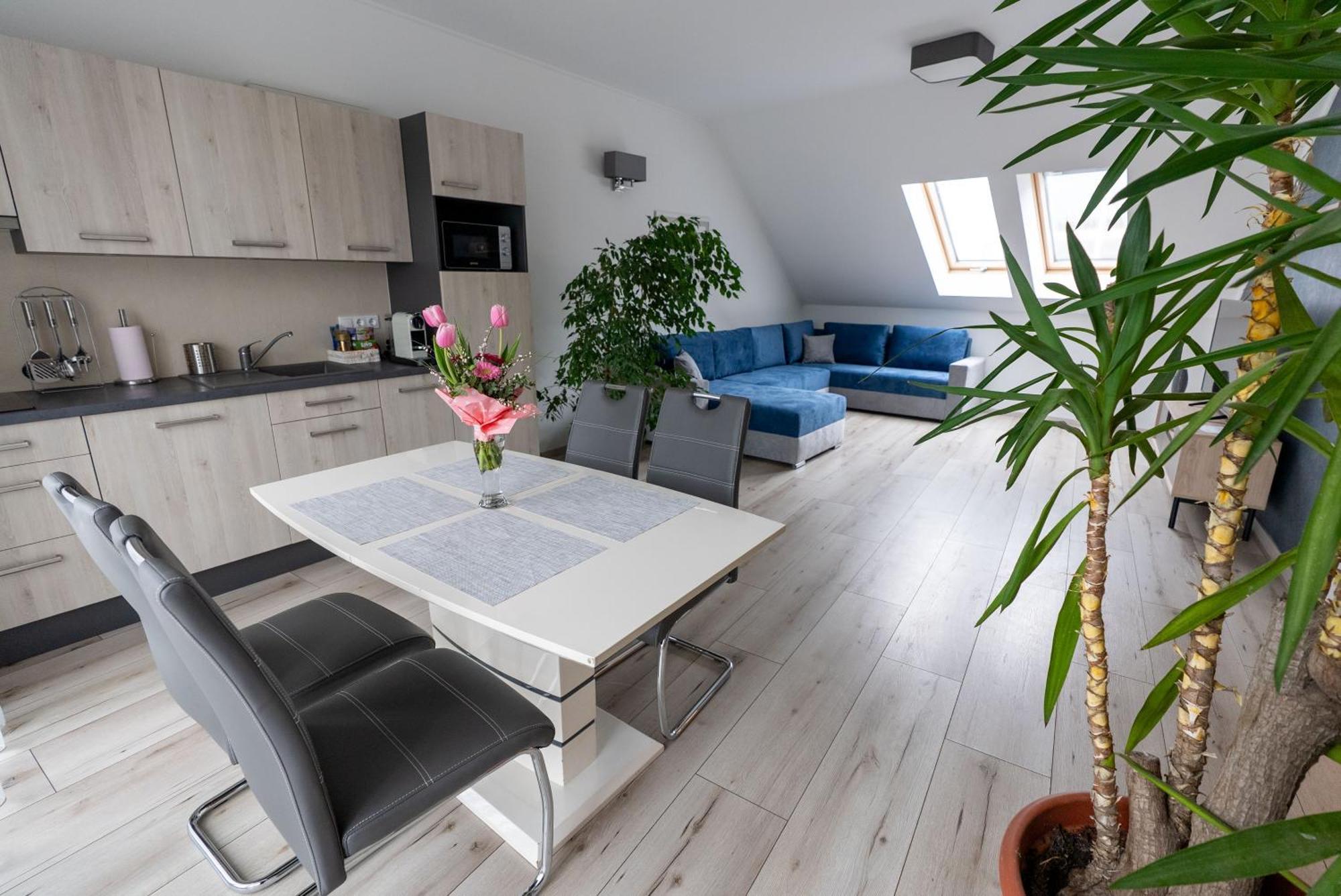 Jokai Apartman Dunafoldvar Extérieur photo