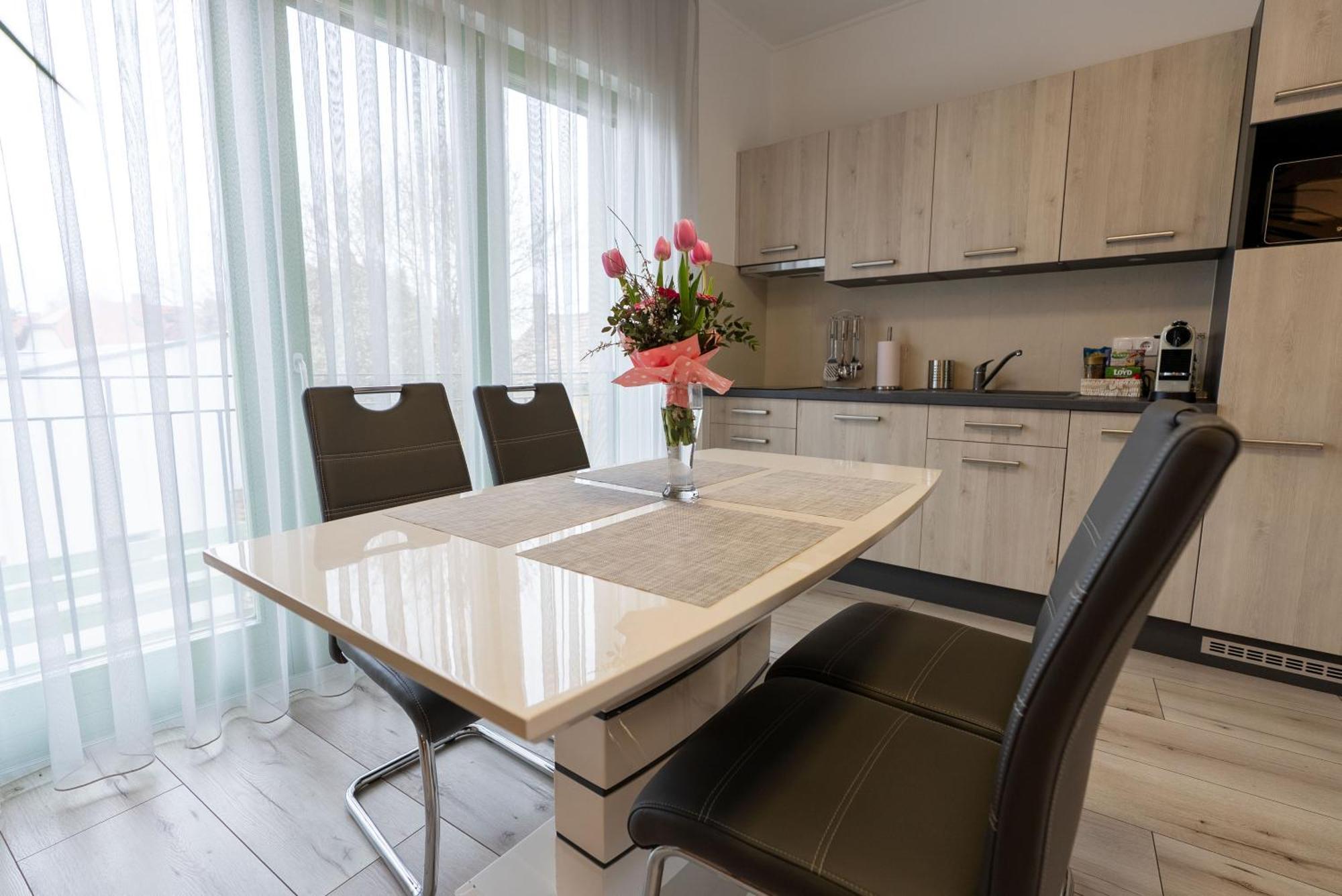 Jokai Apartman Dunafoldvar Extérieur photo