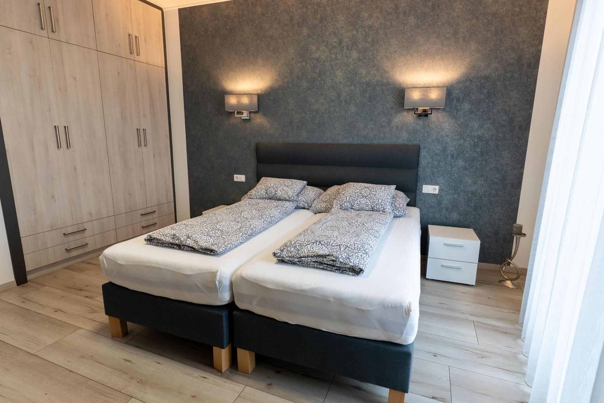 Jokai Apartman Dunafoldvar Extérieur photo